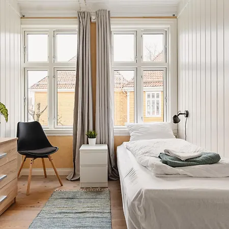 Spacious! 2024 Renovated! 4 Bedrooms! Апартаменты *